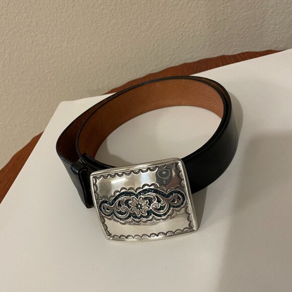 Neiman Marcus by Streets Ahead Accessories - Neiman Marcus by Streets Ahead Women’s Black Leather Belt with Silver Buckle